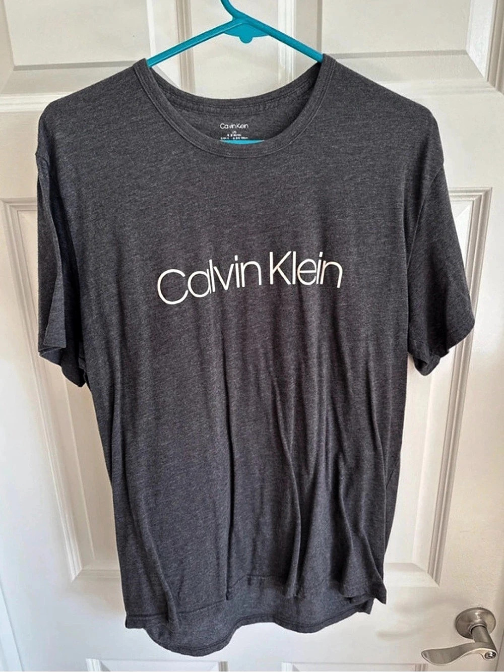 Calvin Klein Short Sleeve Tee in Gray Large Like New
